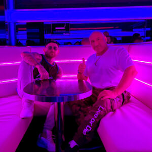 Sesja w klubie Taito i Najman, Wydawnictwo Play Music Label